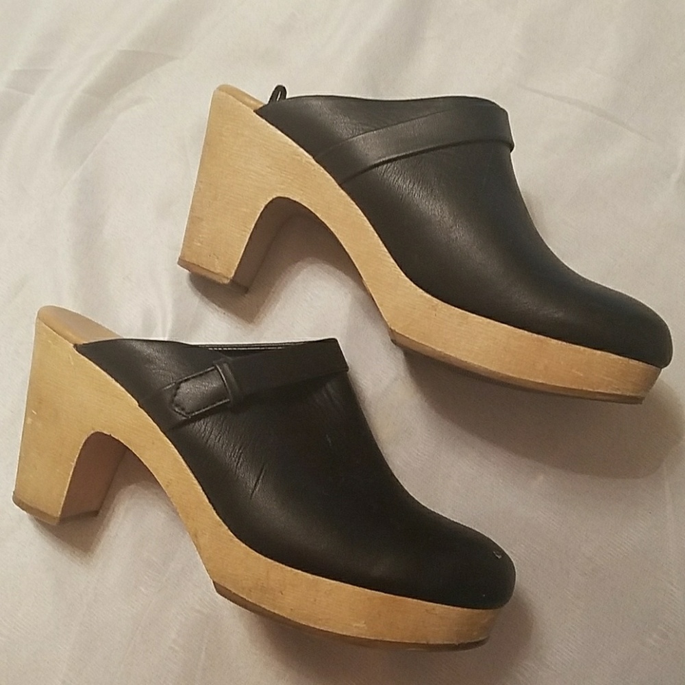 Woman's shoes